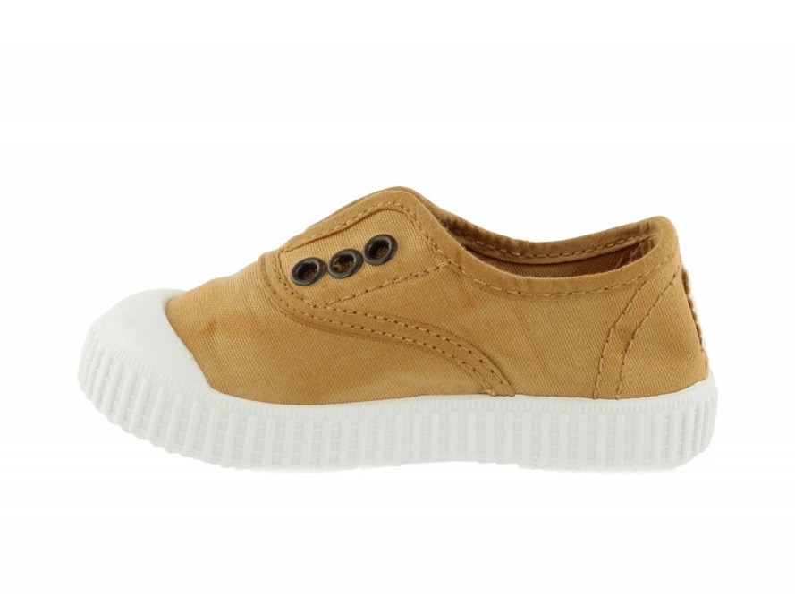 Victoria Shoes Slip On Oro Strikkemagi